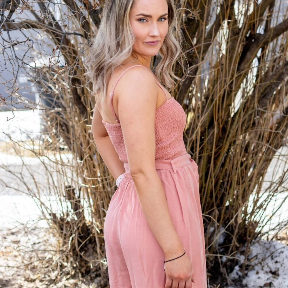 Blush Sleeveless Smocked Linen Jumpsuit - Valentine's Day Gift - Picture 5 of 15